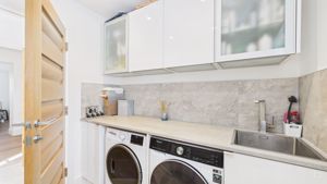 Photo 32- click for photo gallery